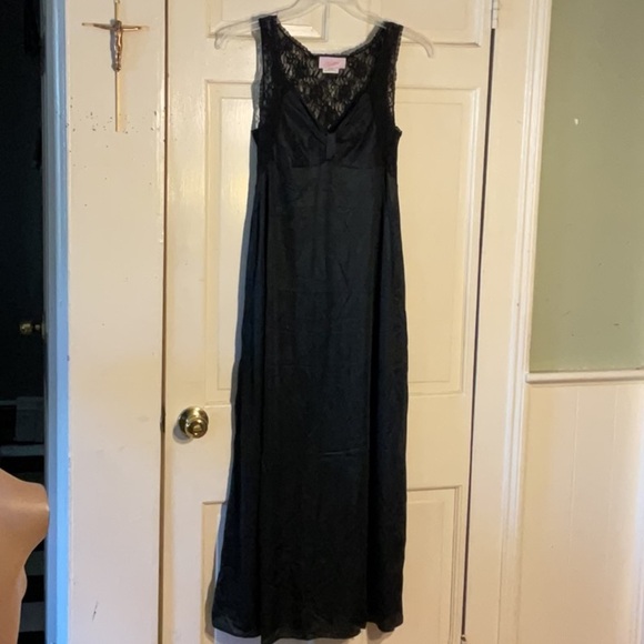 Women’s Elegant Black Scaasi nylon & Lace nightgown Medium - Picture 1 of 6